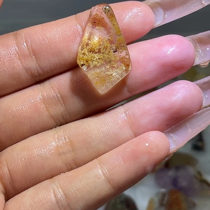 未镶嵌吊坠(赠链)水晶