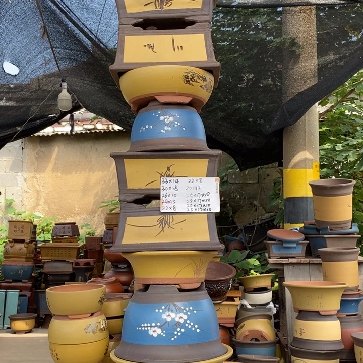 紫砂花盆紫砂艺术学院的学生