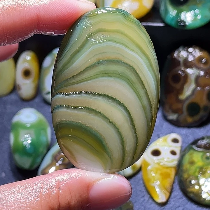 玛瑙/玉髓未镶嵌珠宝奇石