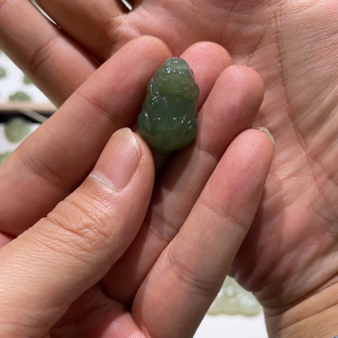 水***影和田玉未镶嵌颈饰貔貅