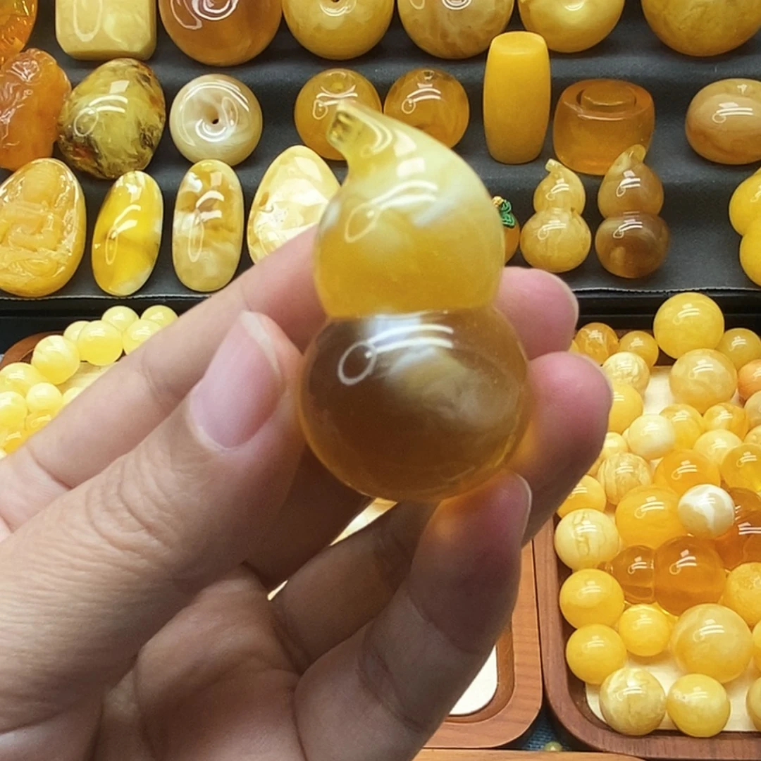 琥珀未镶嵌颈饰天然蜜蜡