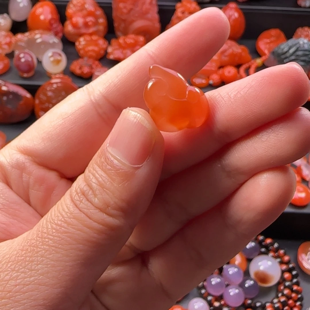 南红玛瑙配饰未镶嵌小如意，拍后打孔