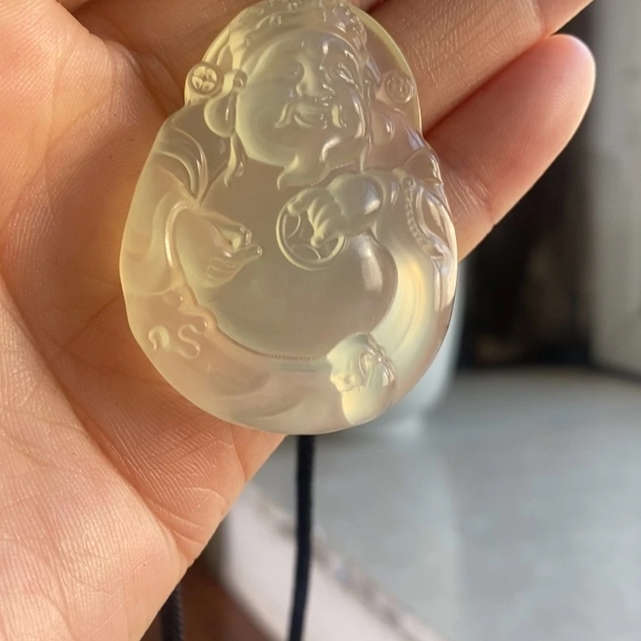 岫玉未镶嵌颈饰吊坠