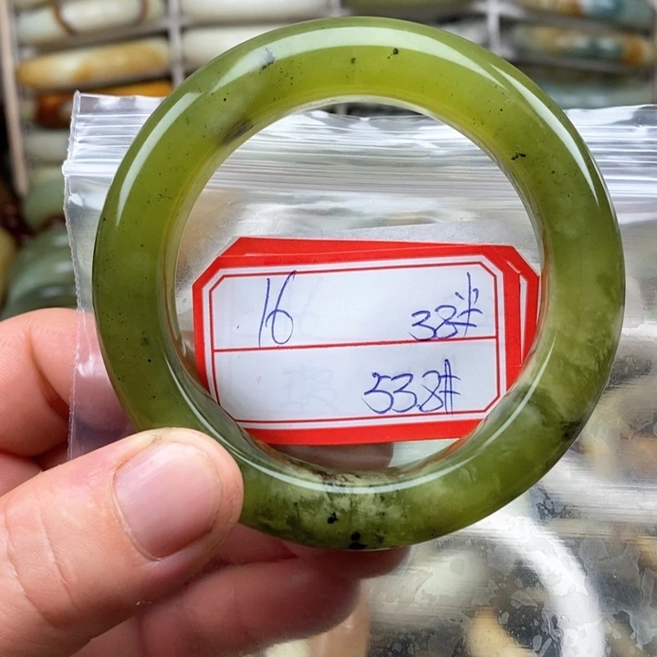 未镶嵌蛇纹石玉颈饰