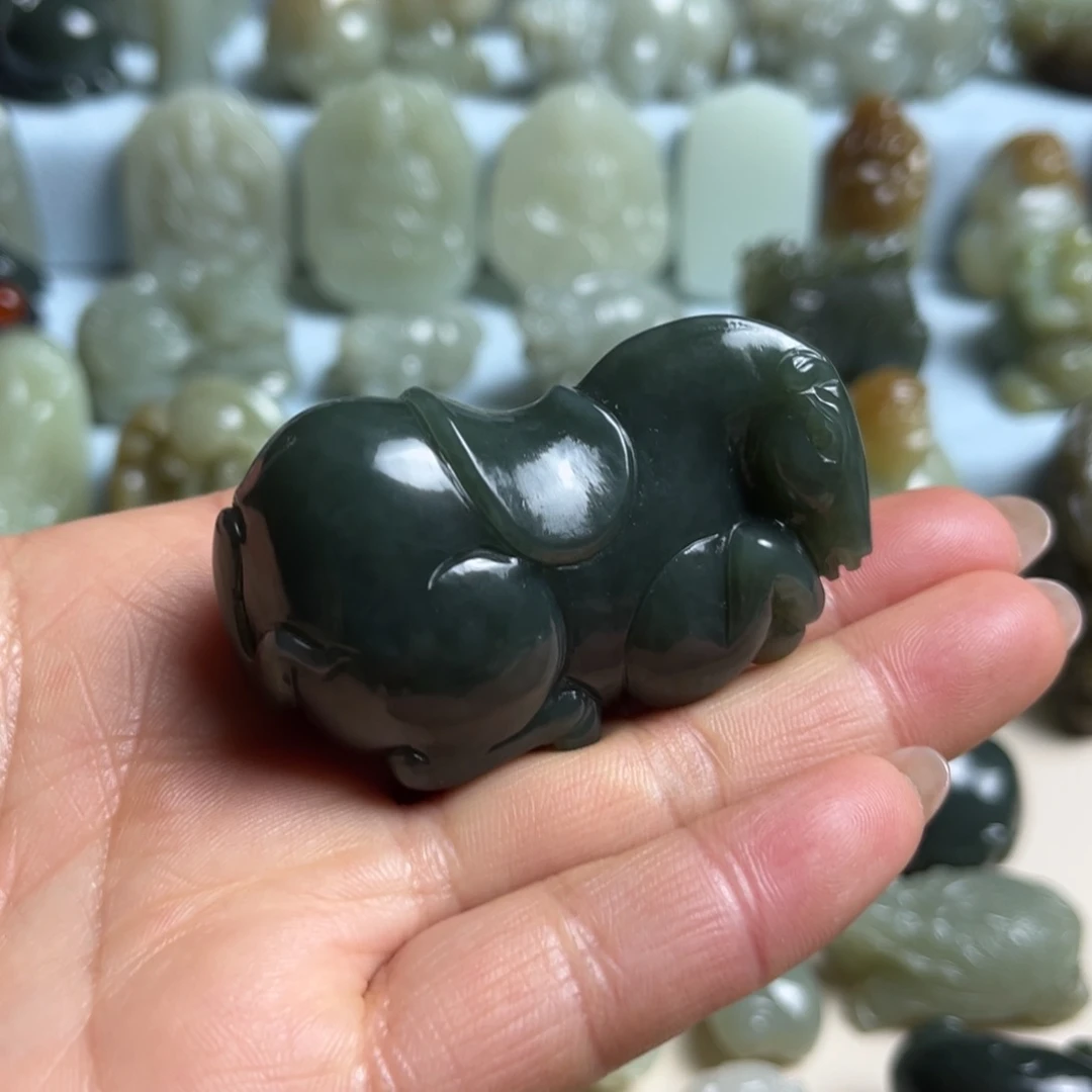 叽****和田玉未镶嵌把件