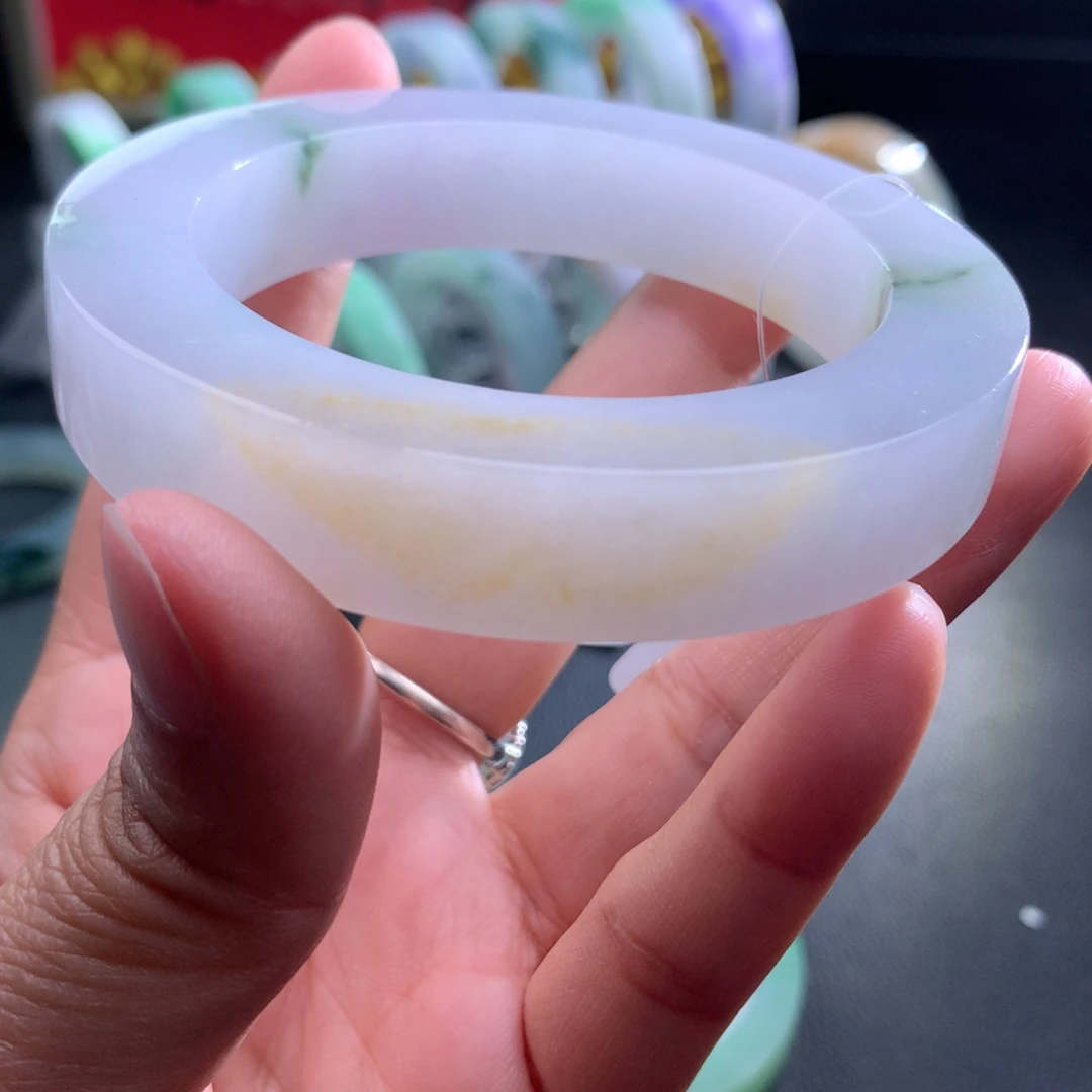 定制翡翠未镶嵌翡翠手镯