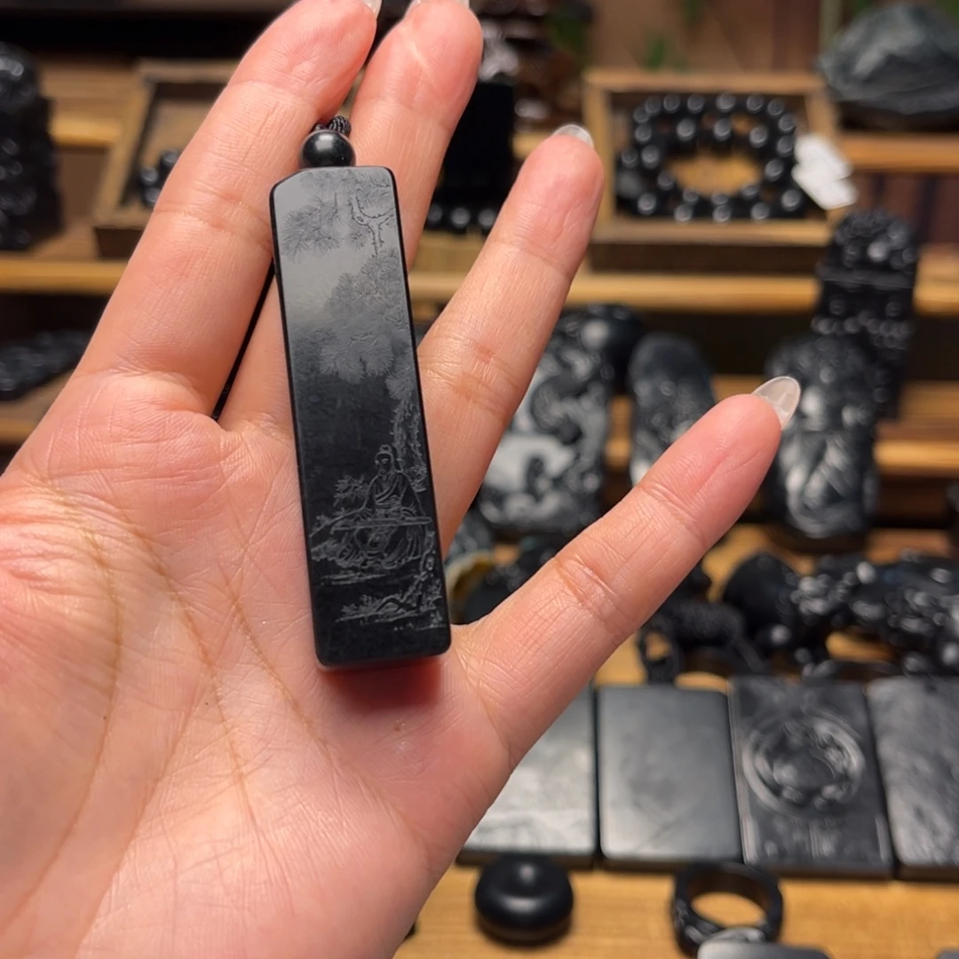 M***Y和田玉（墨玉）未镶嵌手链