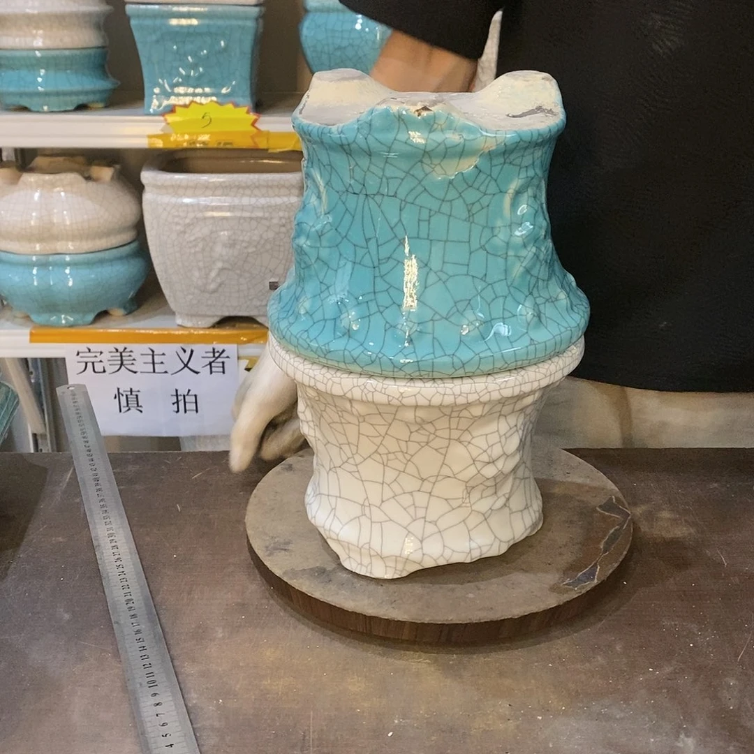 白**月瑕疵花盆花盆