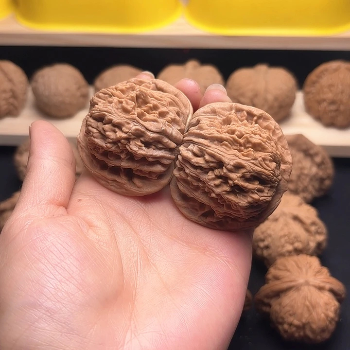 文玩核桃把件45四座楼