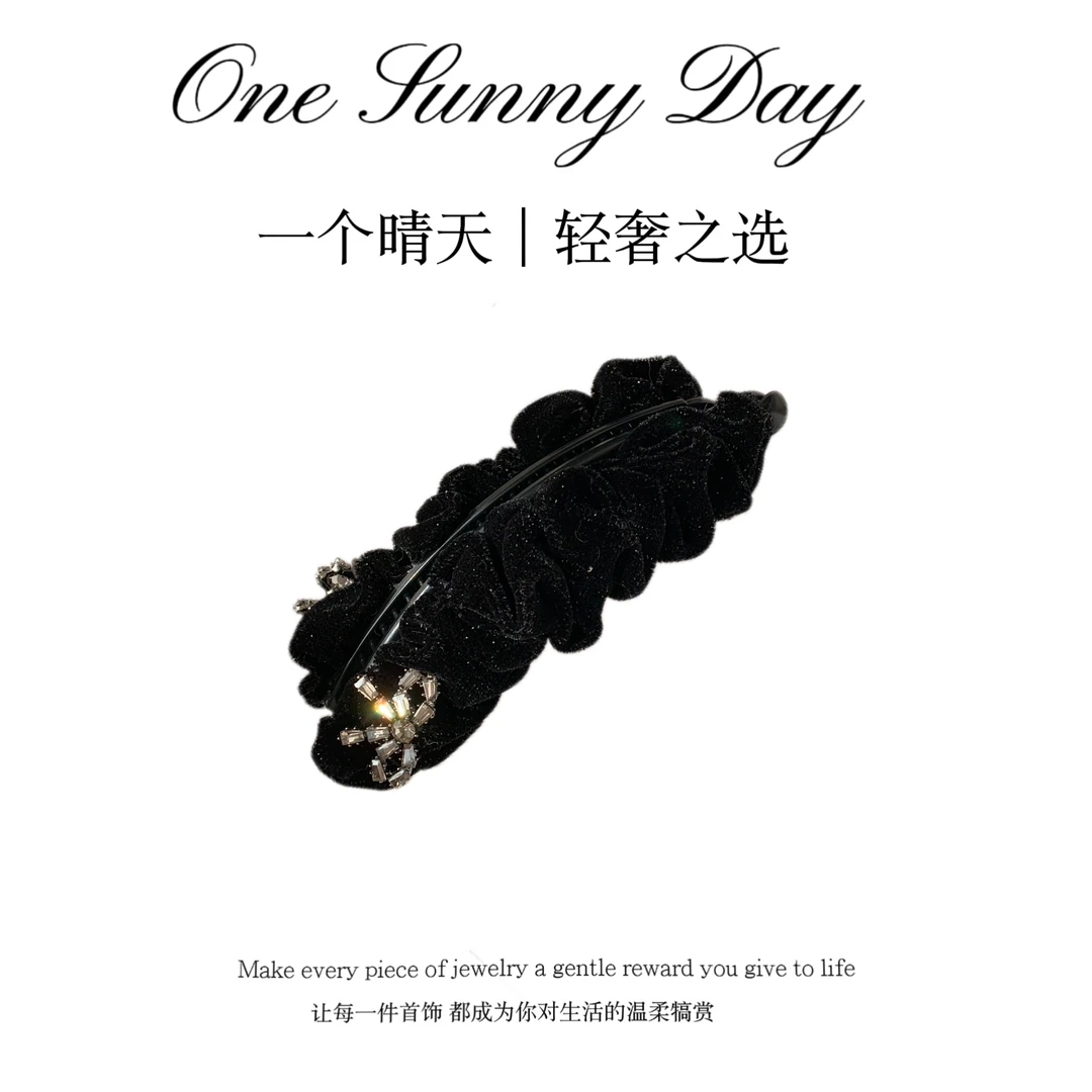 「One Sunny Day」甜美复古风可爱日韩女香蕉夹轻奢简约气质