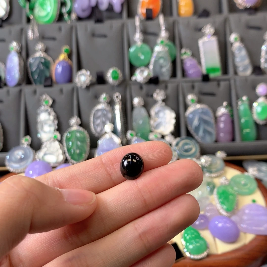 翡翠颈饰未镶嵌裸石