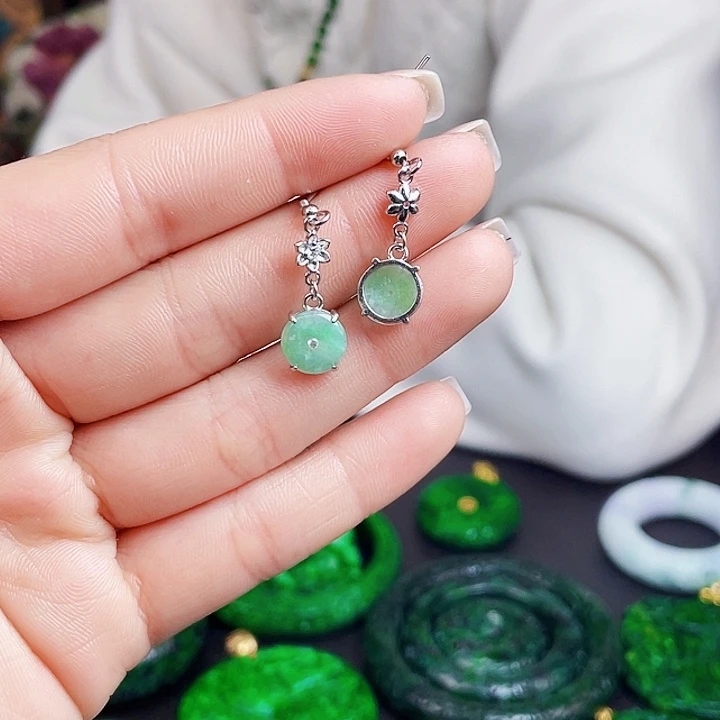 翡翠银S925镶嵌颈饰多样性