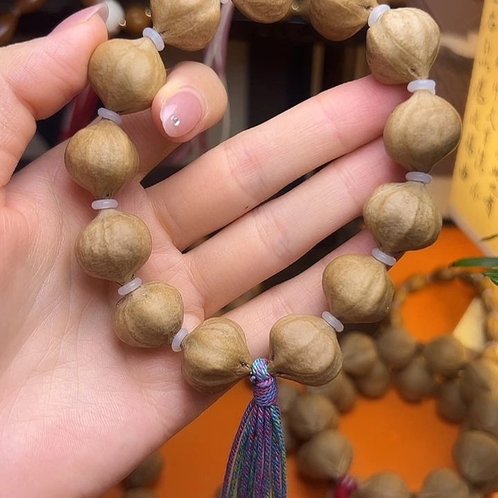 橄榄核手串蜜桃臀1.9