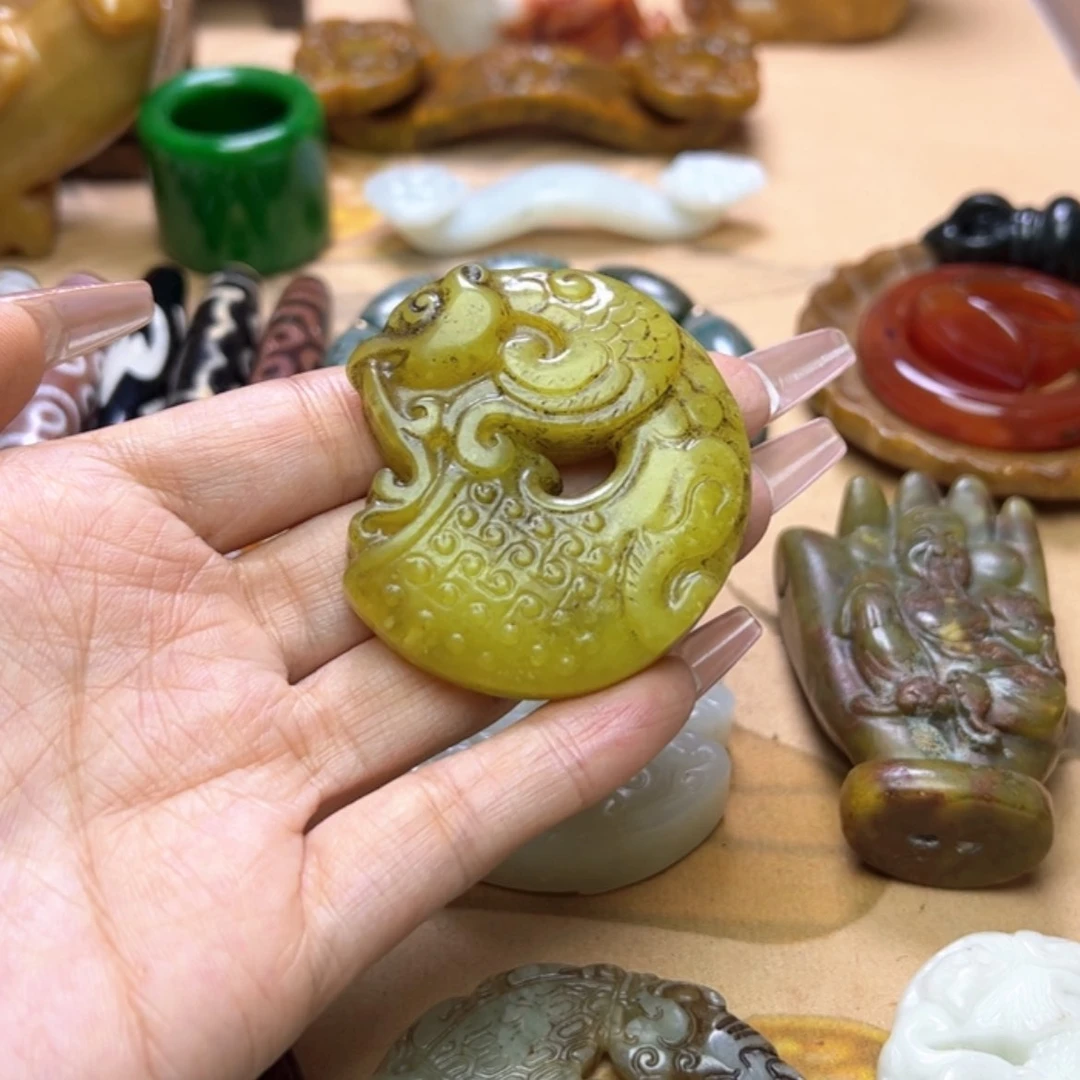 【闪购商品】蛇纹石玉颈饰未镶嵌