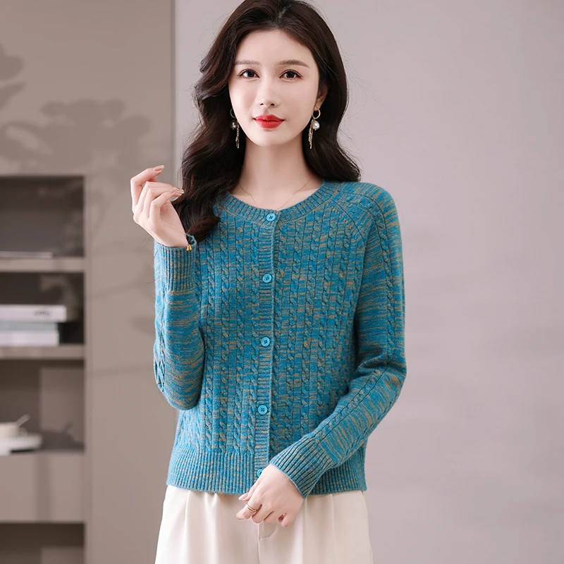 2025春季新款时尚圆领毛衣纯色麻花气质百搭长袖宽松休闲毛衣