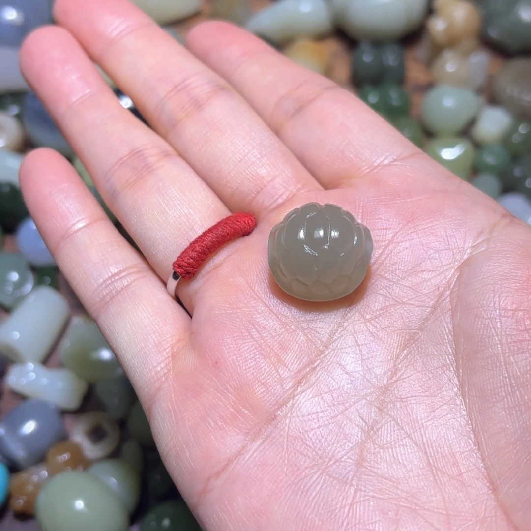 青***青和田玉未镶嵌珠宝半成品