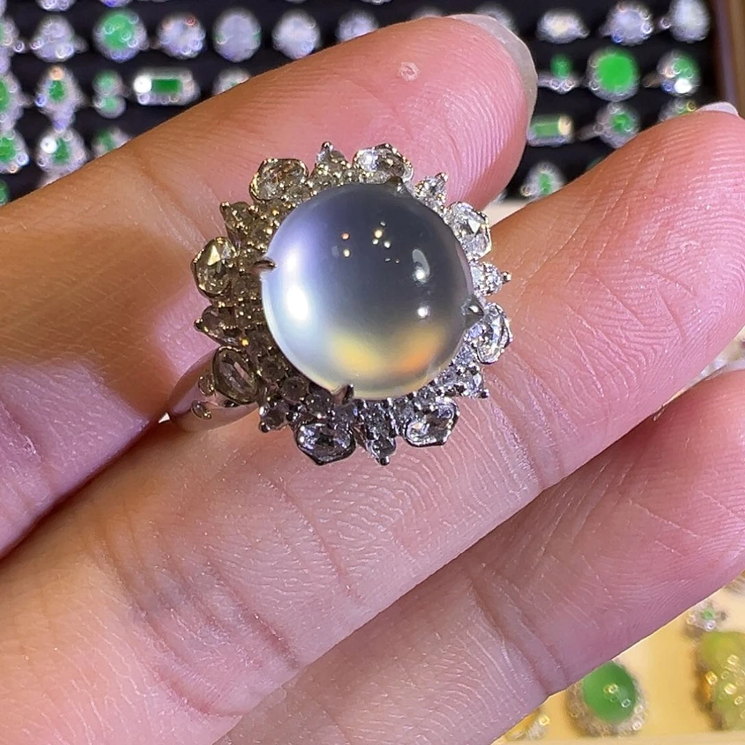 翡翠戒指18K金镶嵌玻璃种起钢光蛋面