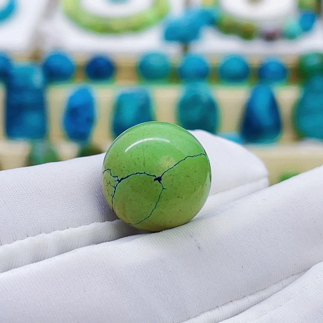 绿松石未镶嵌颈饰