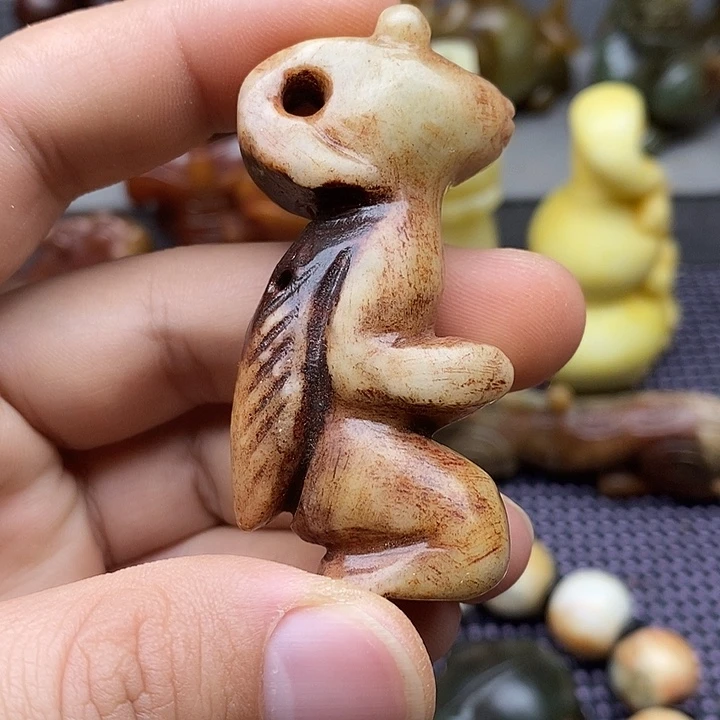未镶嵌蛇纹石玉颈饰