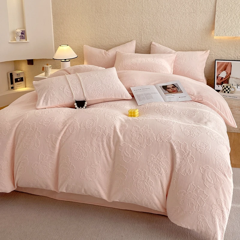 2025新款A类牛奶绒四件套冬季加厚保暖立体雕花被套床单床上用品4
