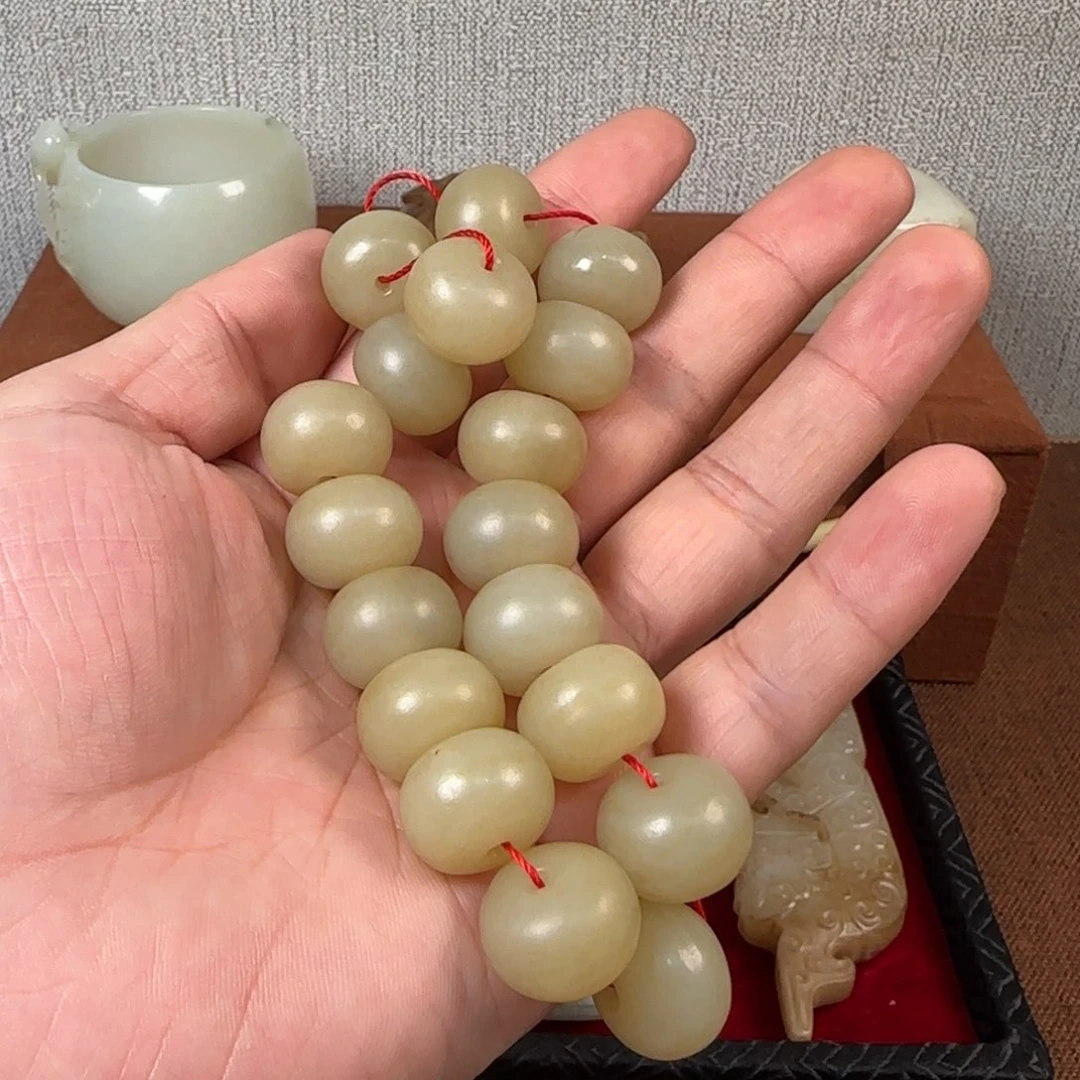 用***3非常精美的脖挂件