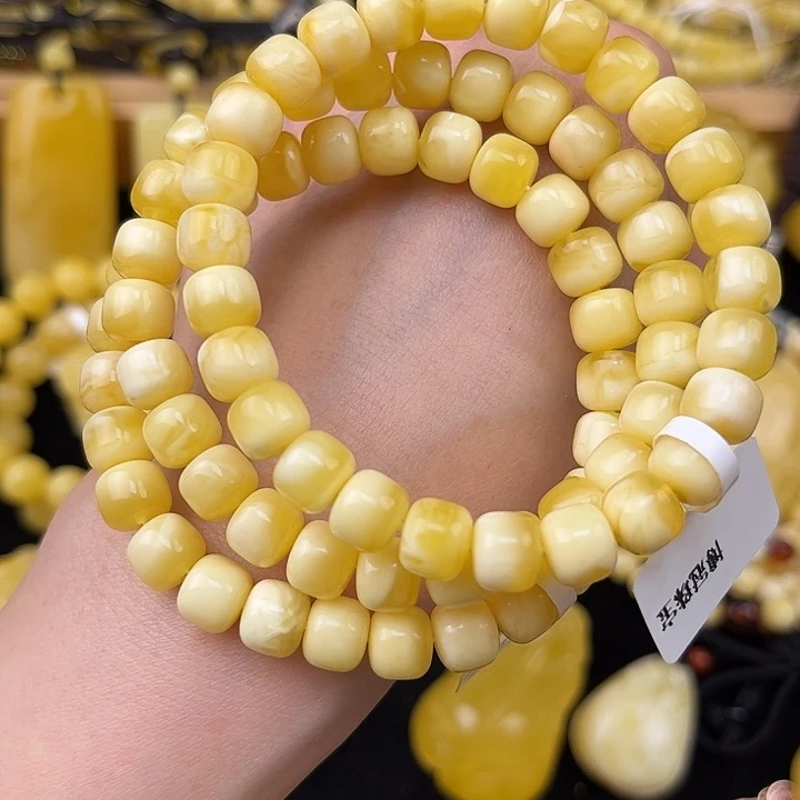 琥珀未镶嵌颈饰琥珀，多样性发其一