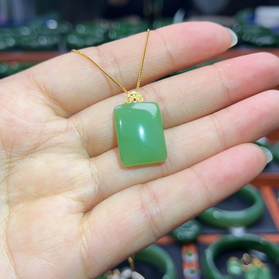 吊坠(不含链)18K金镶嵌和田玉