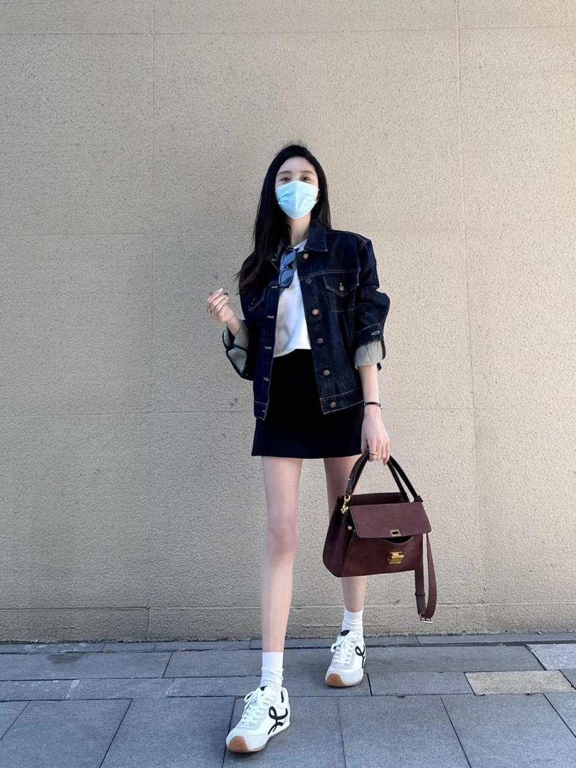 【曼乐之城】时尚高级感蓝色牛仔外套上衣大诶黑色短款半裙白T恤