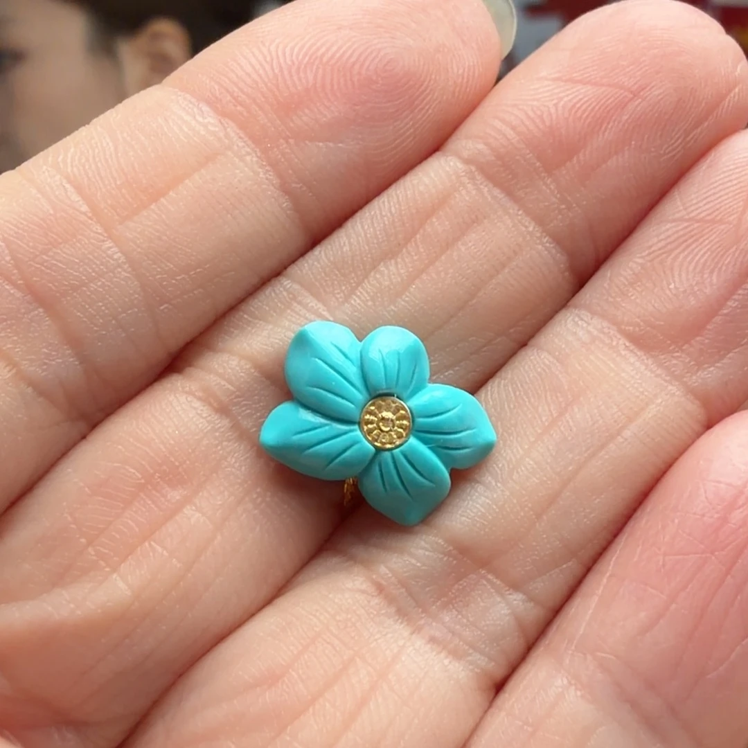 绿松石未镶嵌颈饰