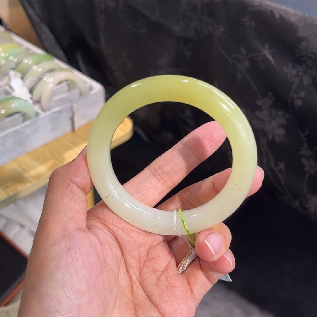 和田玉未镶嵌手镯  「鸡油黄半山水」散墨