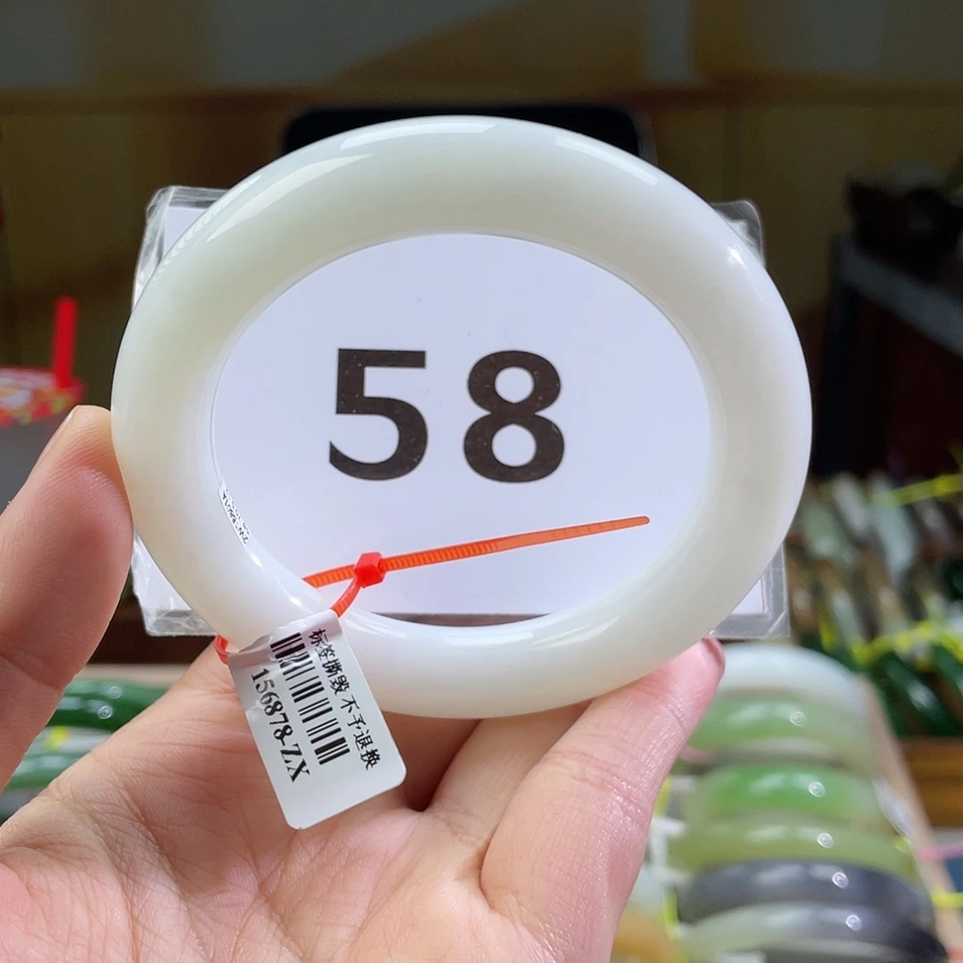 未镶嵌手镯和田玉 新疆脂白 推荐！！