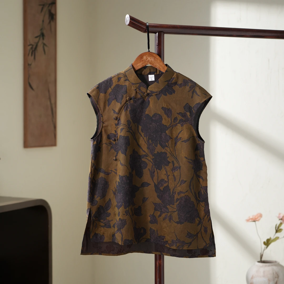 檀影摇一顾再顾原创新中式半开襟扣子气质时尚显瘦马甲印花香云纱