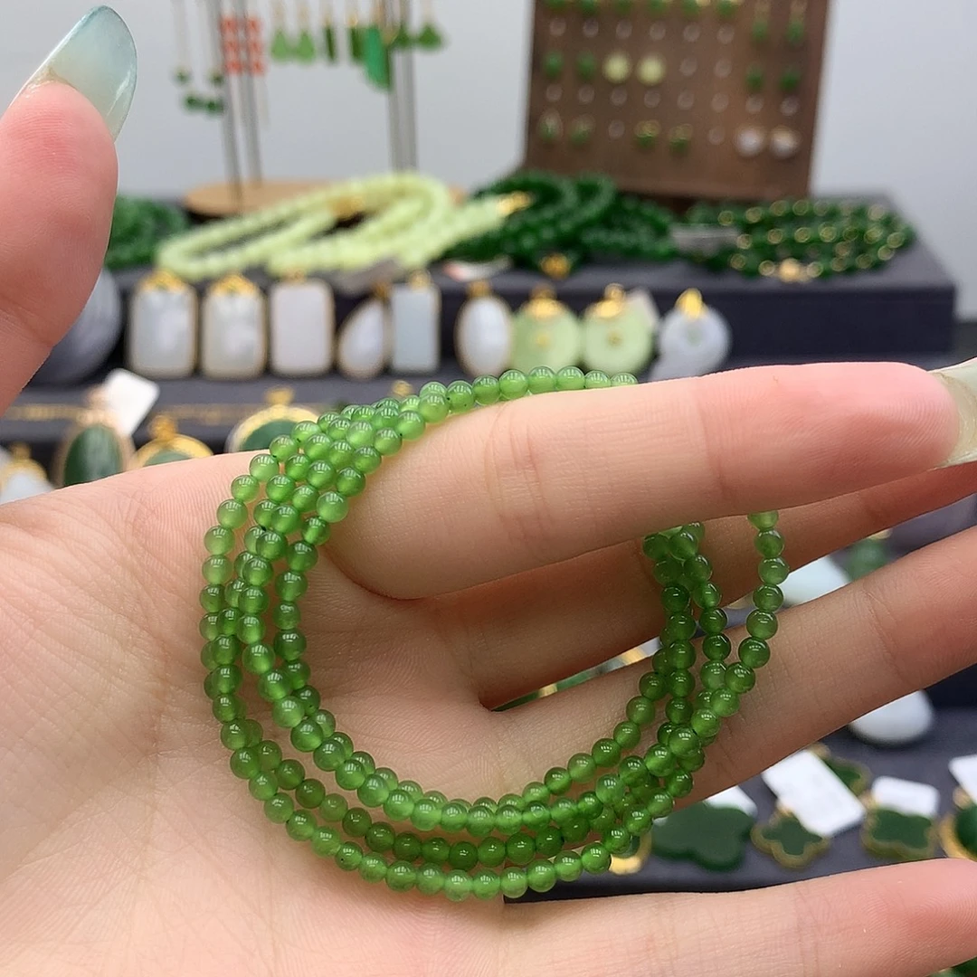 颈饰未镶嵌和田玉（碧玉）