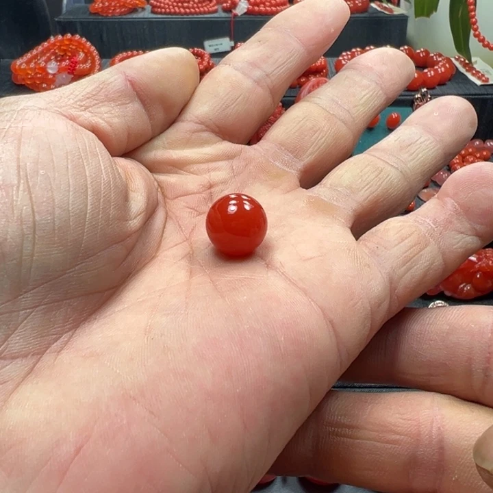 南红玛瑙天然原矿单珠未镶嵌晃**悠