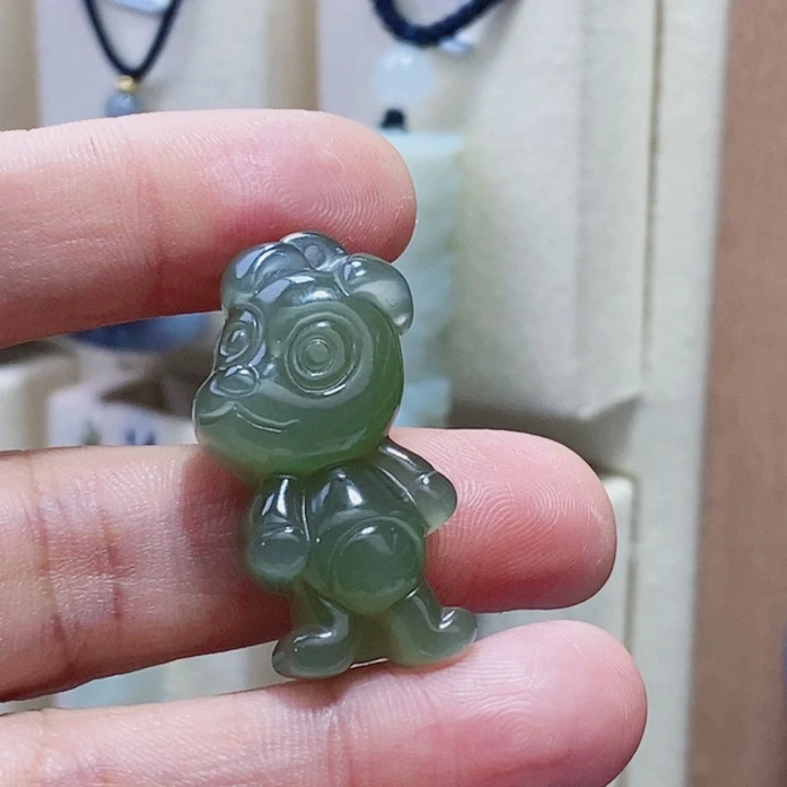 小***梅和田玉未镶嵌颈饰