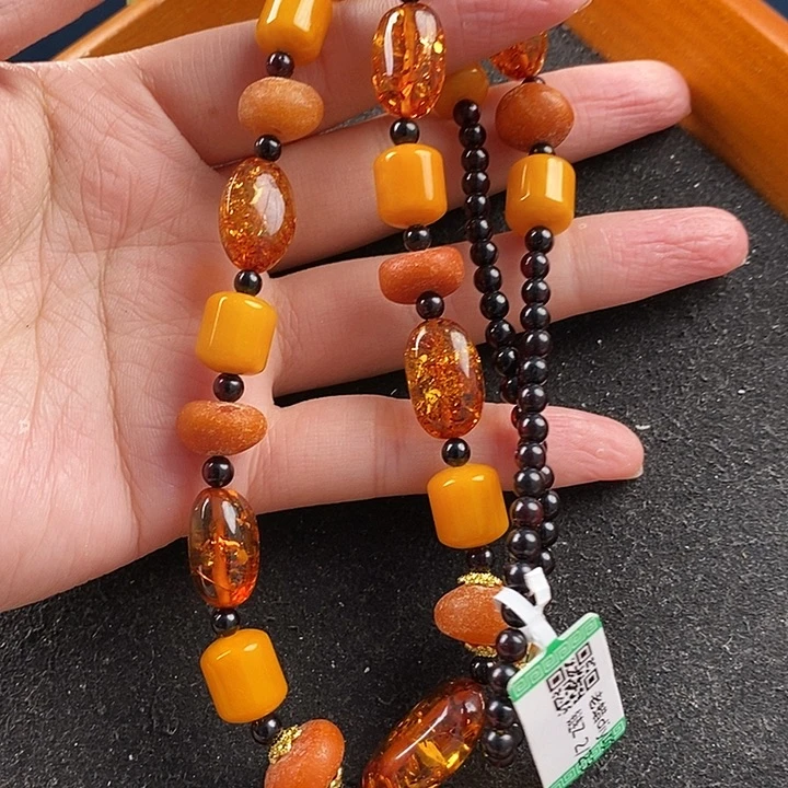 蜜蜡未镶嵌珠宝奇石