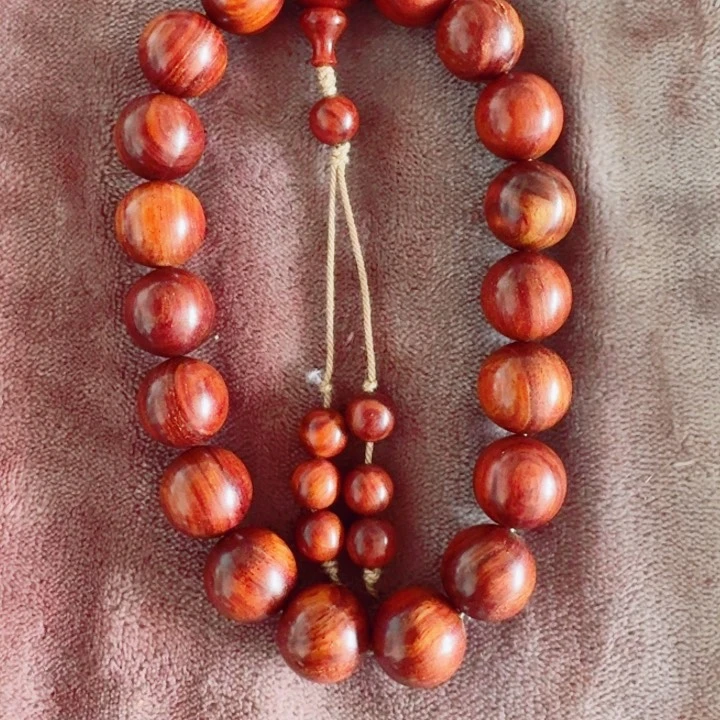 檀香紫檀（小叶紫檀）一**爱18x18+1棵手持