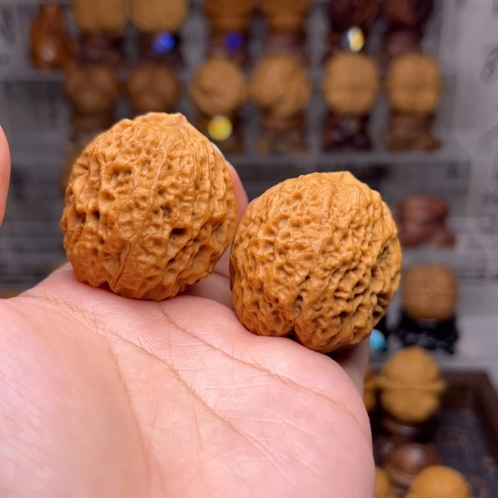 吊坠文玩核桃蚂蚁纹绣球42尺Y12