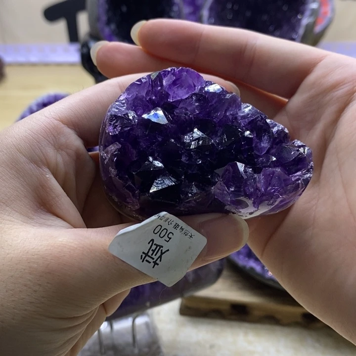 紫晶未镶嵌大型摆件（非配饰）
