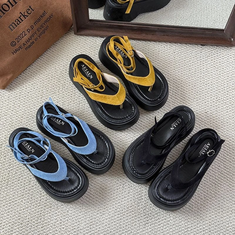 厚底人字脚踝绑带一字扣绝美牛仔布凉鞋女2025夏季新款沙滩罗马鞋