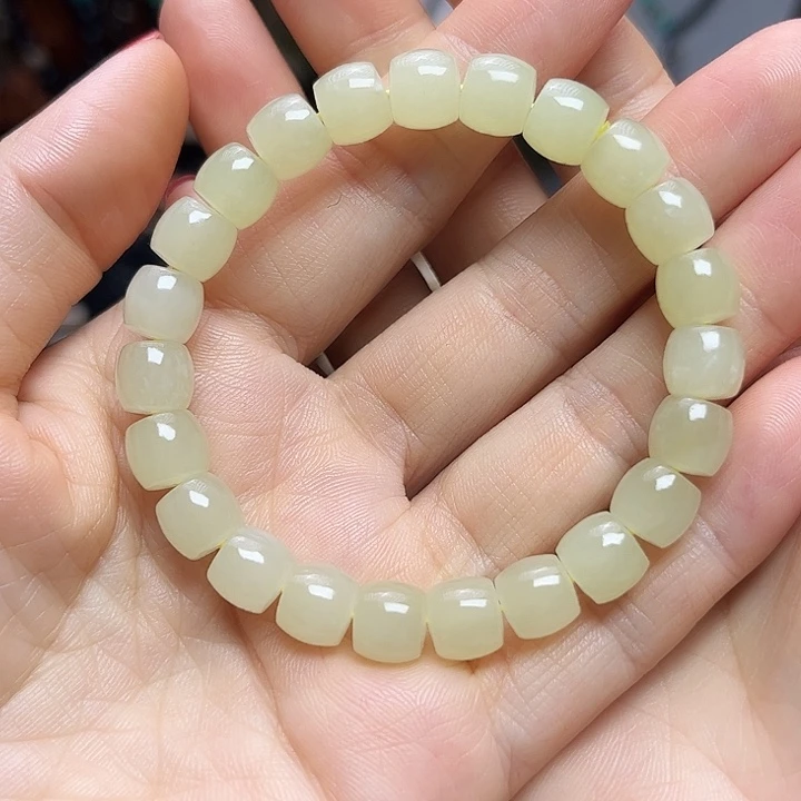 吊坠(赠链)未镶嵌和田玉（墨玉）卡9直切