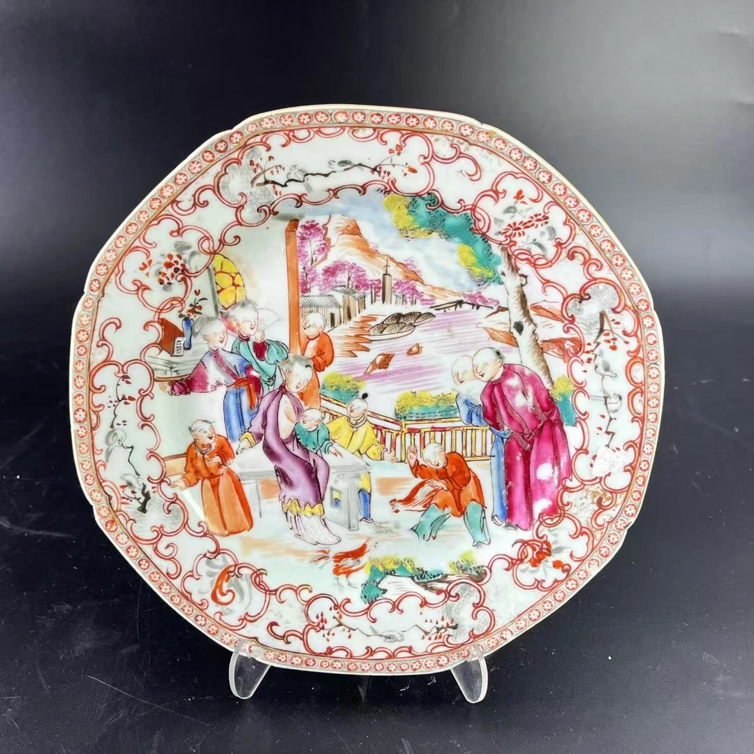25072767清乾隆粉彩人物花口赏盘 直径22.6cm