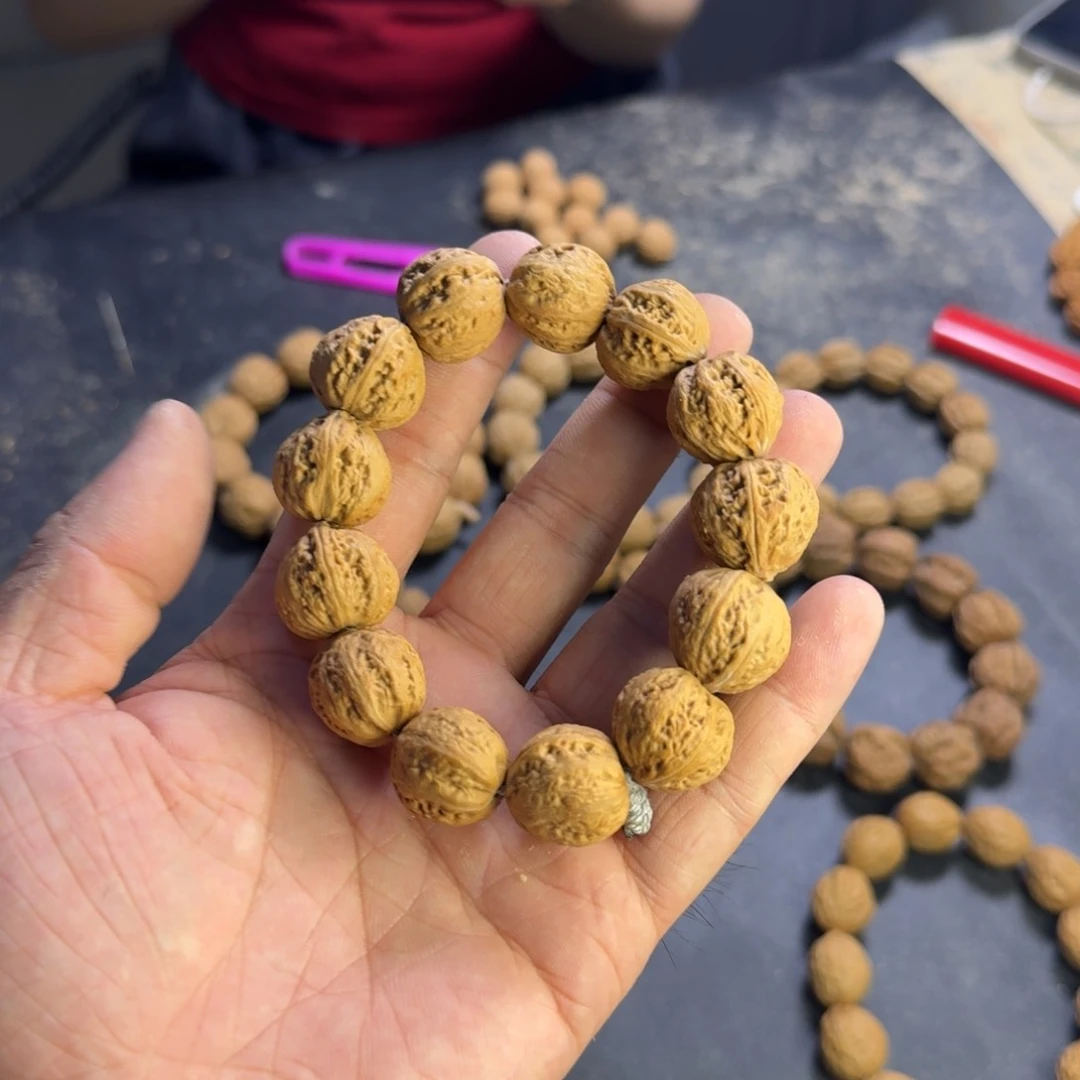 曲***、核桃手串/手链小秋子手串