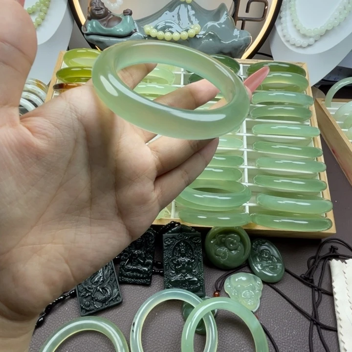 阿****蛇纹石玉合金手镯瑕