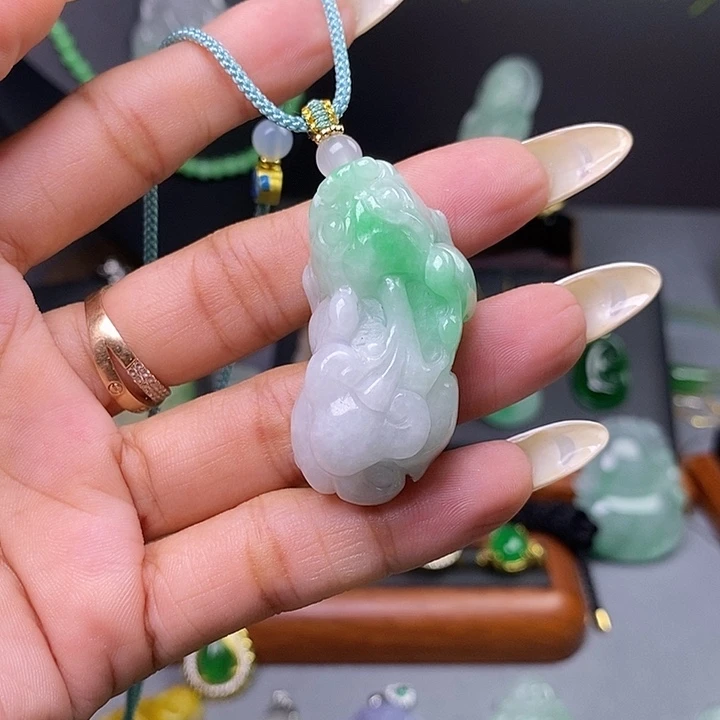 吊坠(赠链)未镶嵌翡翠