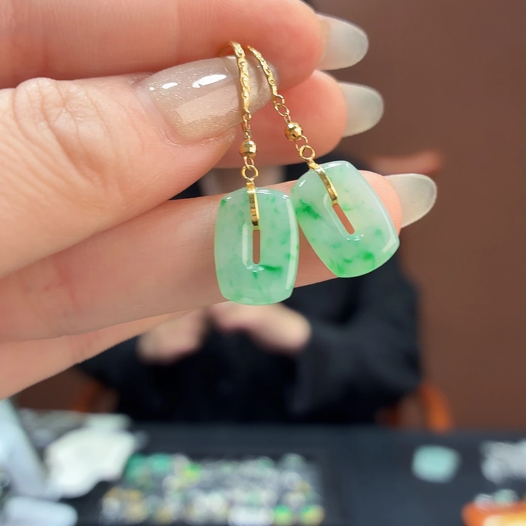 翡翠18K金镶嵌耳饰