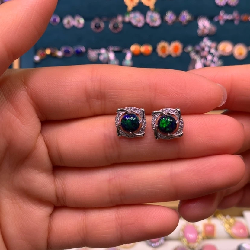 【闪购商品】欧泊耳钉款式银S925镶嵌T****a