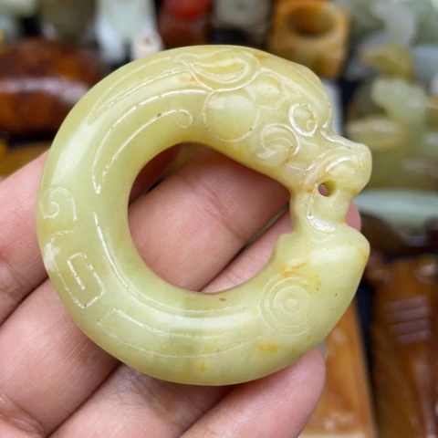 蛇纹石玉未镶嵌颈饰37