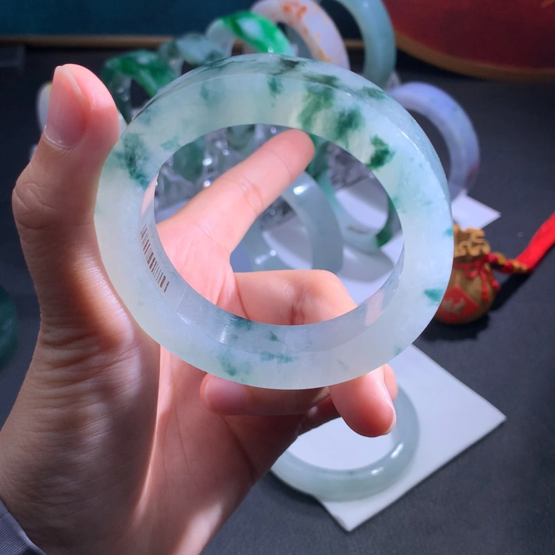 定制翡翠孤品特价就一只未镶嵌