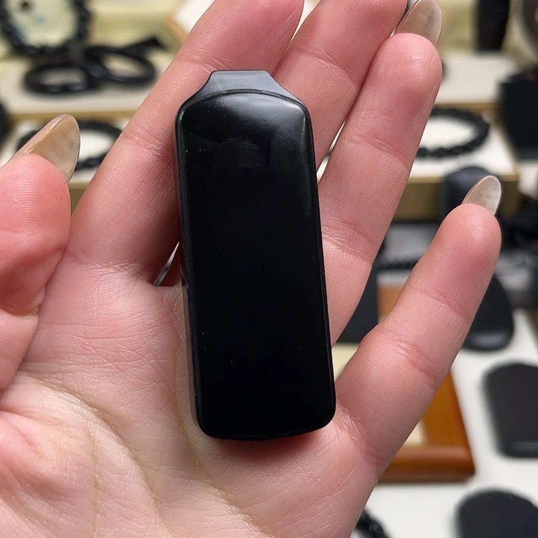 和田玉（墨玉）未镶嵌颈饰 老料带裂